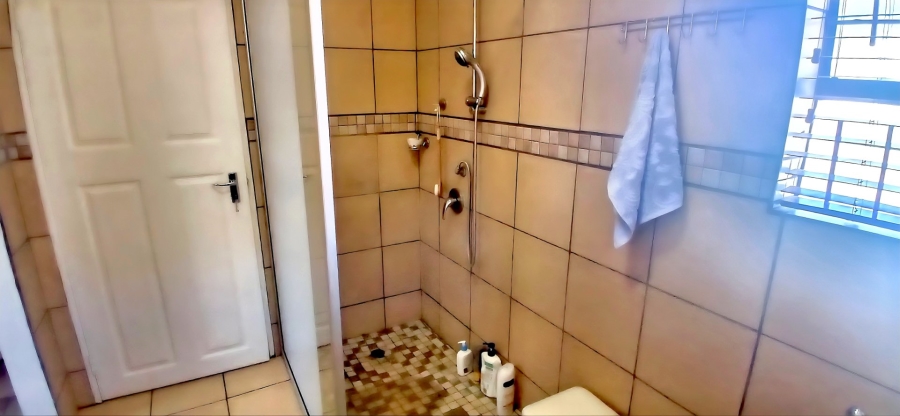 1 Bedroom Property for Sale in Langenhovenpark Free State